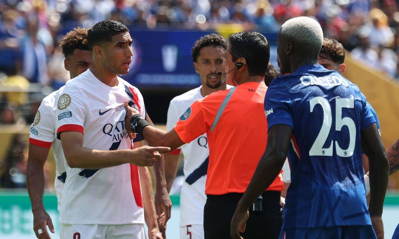 球场外传“内讧”,法甲比赛中的风波频频,表现亮眼的简单介绍 球场外传“内讧”,法甲比赛中的风波频频,表现亮眼的简单介绍