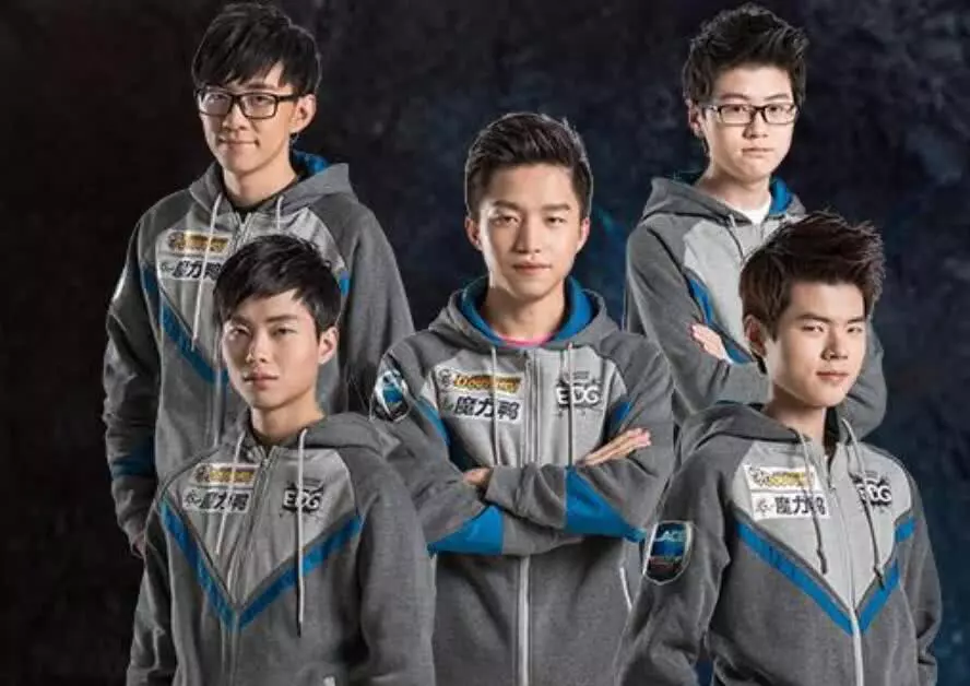 LGD绝杀T1,Deft打出惊人五杀强强对话成都决赛之夜,技惊四座 LGD绝杀T1,Deft打出惊人五杀强强对话成都决赛之夜,技惊四座