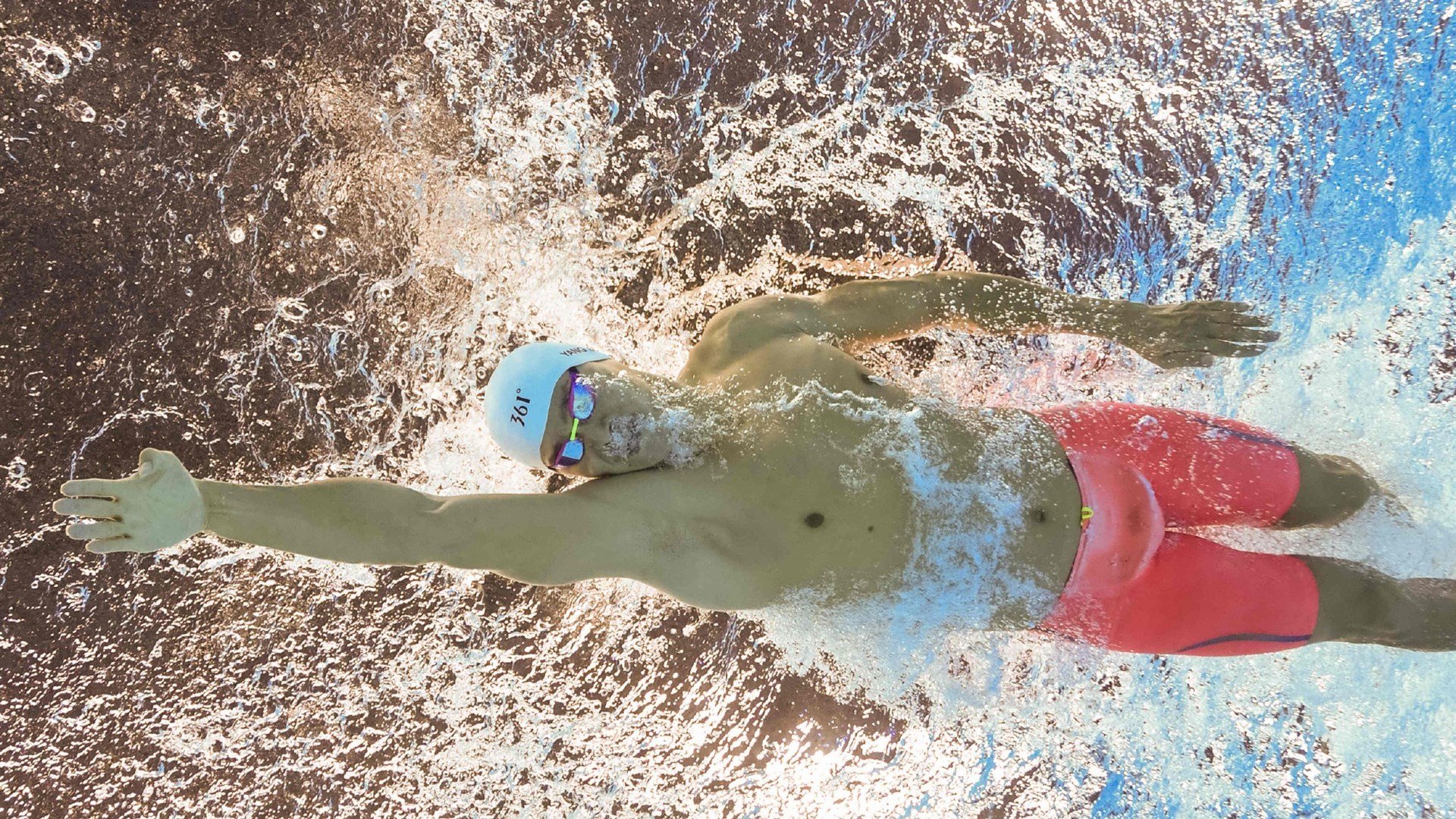 班凯罗轰垮华南虎！尼克斯狂胜广东队，这场教学赛暴露出什么？